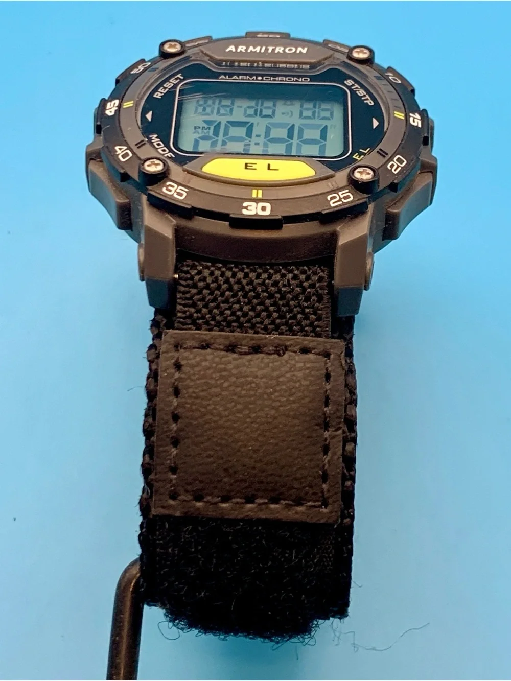 ARMITRON PRO-SPORT 40/8291 Men’s Digital Wristwatch Chrono Dual Time Working